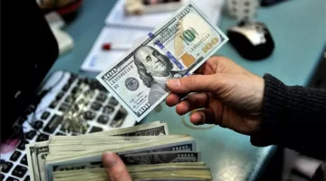 سعر الدولار يتجاوز 53 جنيهاً في تعاملات الخميس وسط ترقب لمسار الصعود